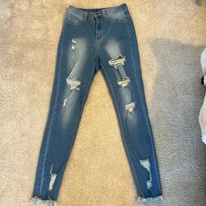 Fashion Nova ripped blue jeans. Size 7 (28)